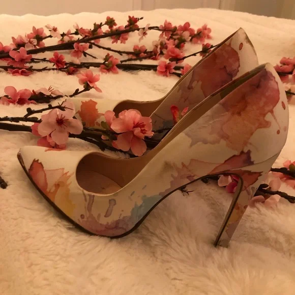 Shoes - Picture 1 of 5